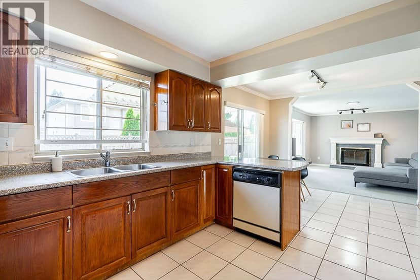 10288 HALL AVENUE, Richmond, photo 5