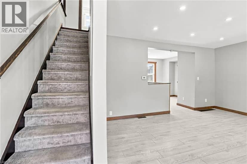 570 CANNON Street E — photo 9 of 40