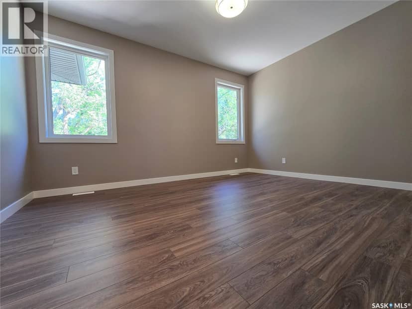 3 Kenney Crescent — photo 19 of 40