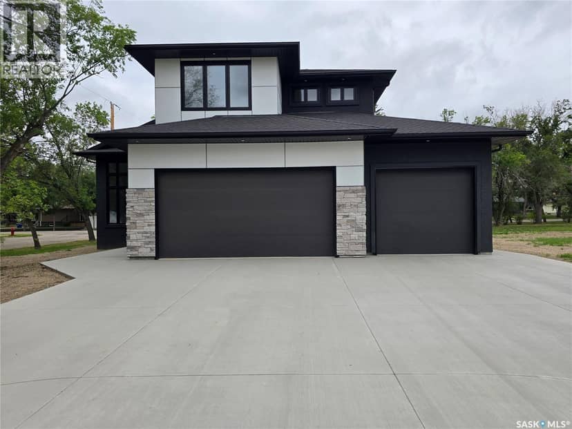 3 Kenney Crescent, Weyburn, photo 2