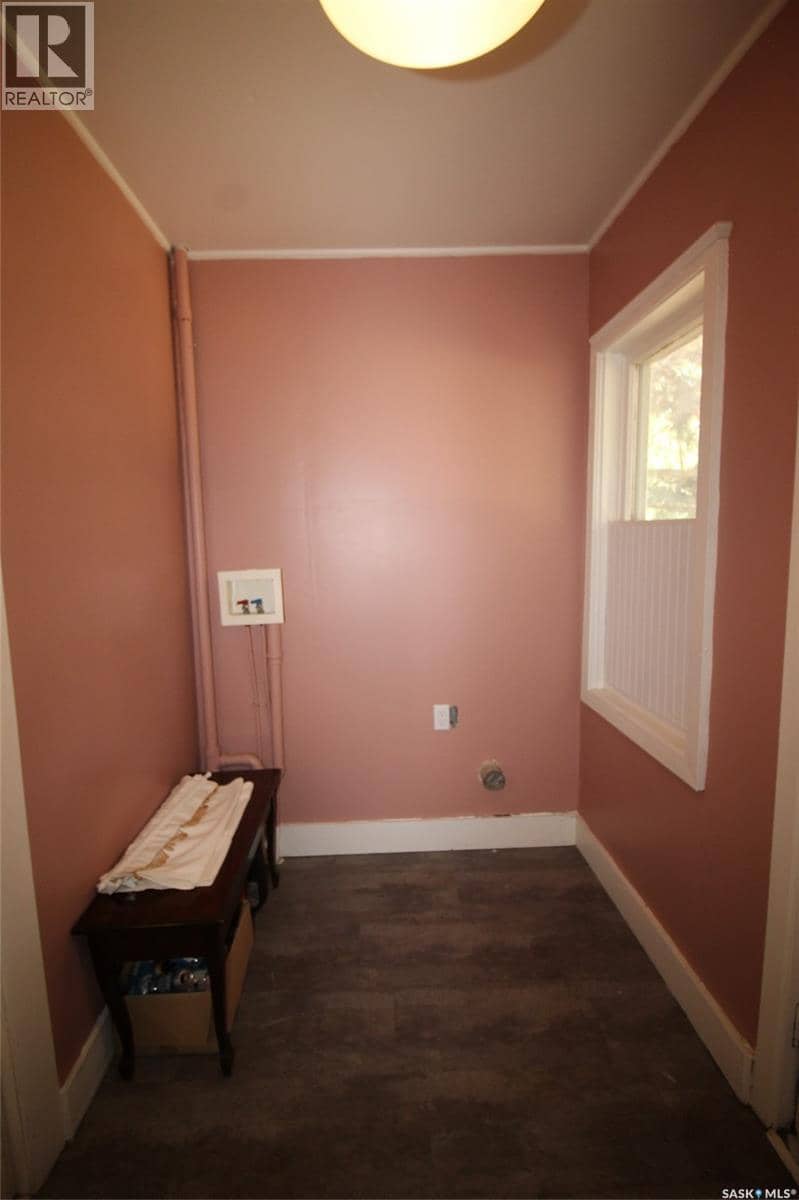 216 Spruce AVENUE N, Eastend, photo 3