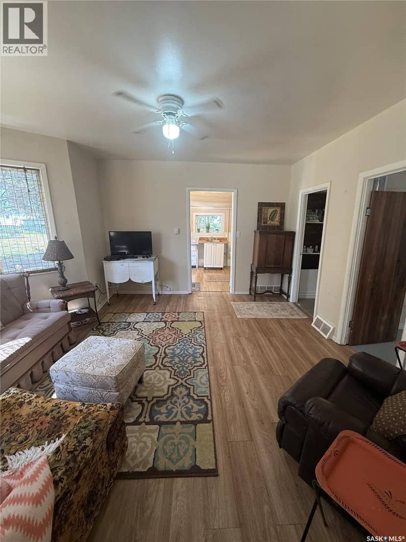 216 Spruce AVENUE N, Eastend, photo 7