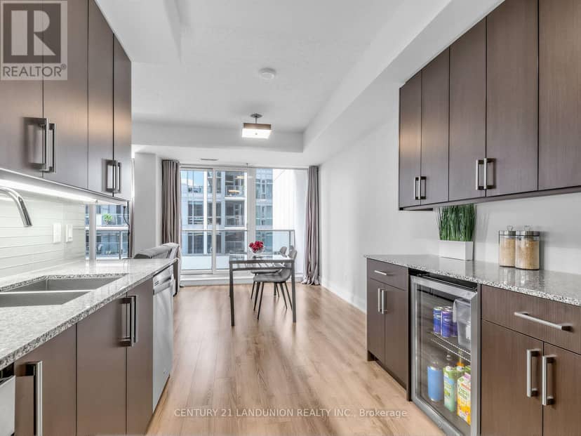 311B - 9600 Yonge Street — photo 5 of 34