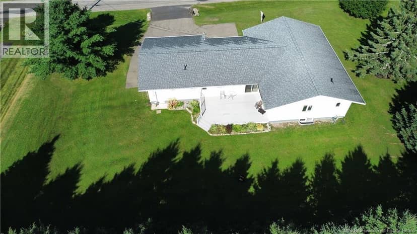 19 5th Ave — photo 3 of 40
