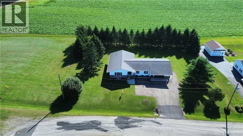 19 5th Ave — photo 2 of 40