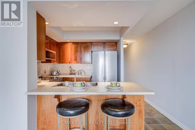 739 - 125 Omni Drive W — photo 10 of 40