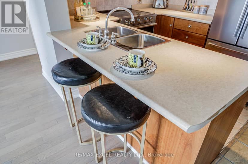 739 - 125 Omni Drive W — photo 11 of 40