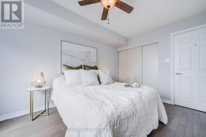 739 - 125 Omni Drive W — photo 23 of 40