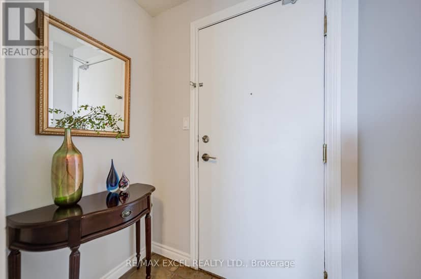 739 - 125 Omni Drive W — photo 6 of 40