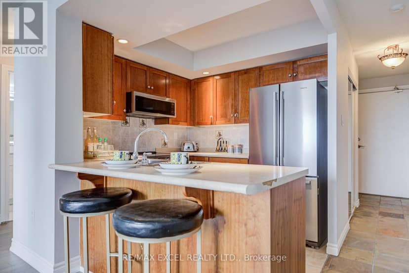 739 - 125 Omni Drive W — photo 9 of 40