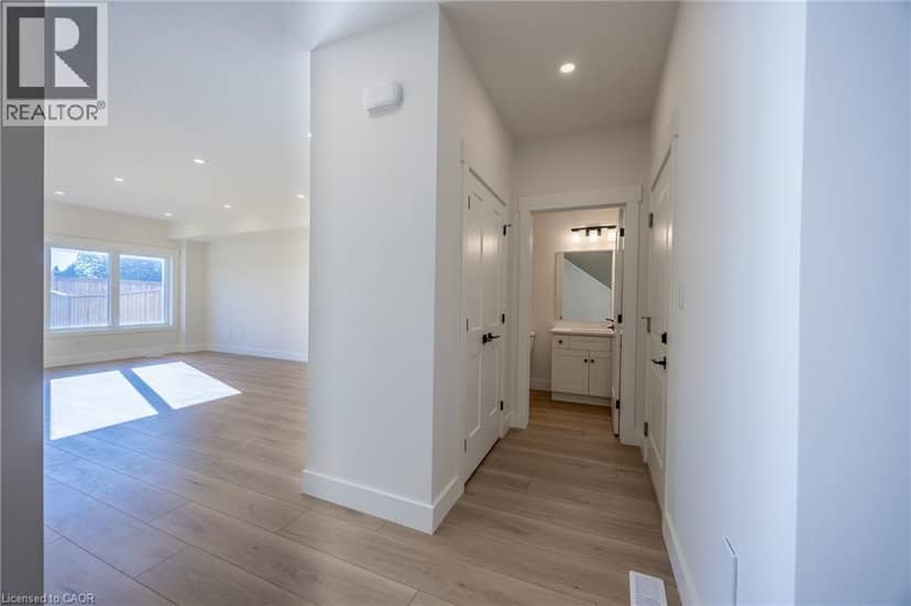 111 AMBER Street — photo 11 of 35