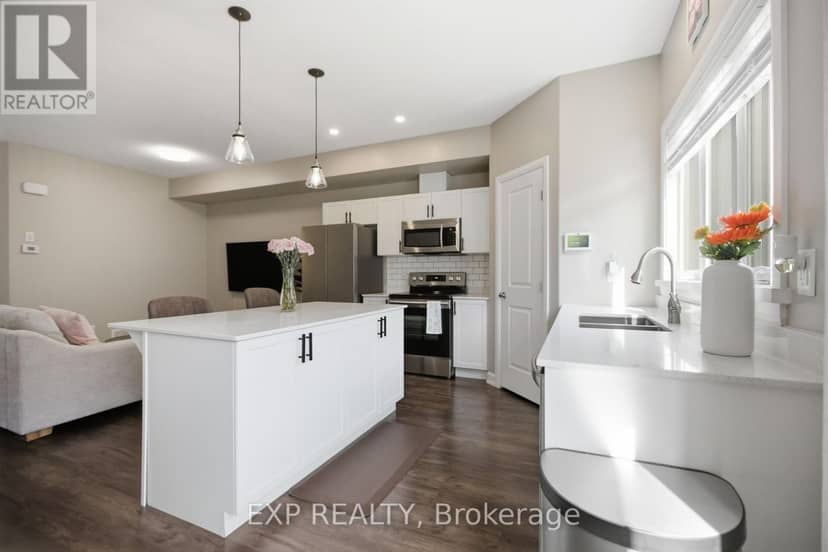 42 Vimy Ridge Crescent — photo 11 of 29
