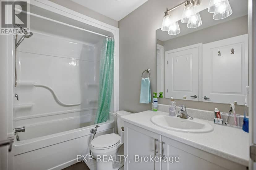 42 Vimy Ridge Crescent — photo 17 of 29