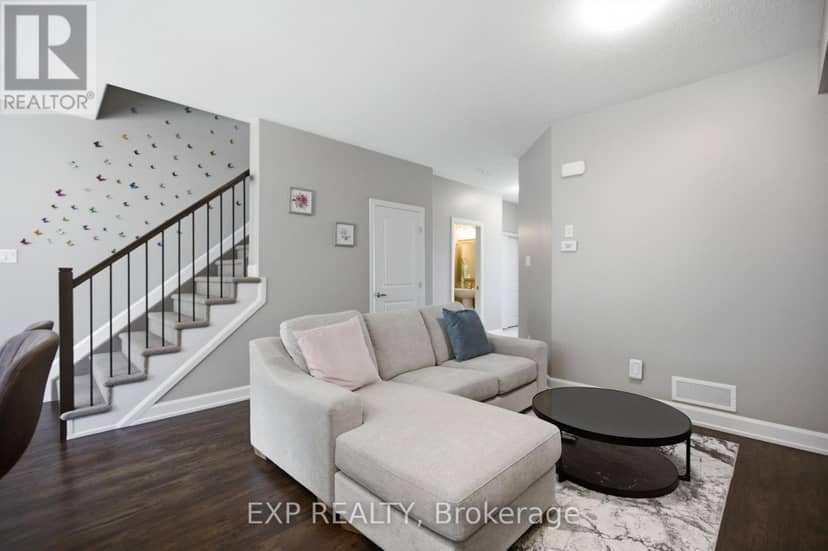 42 Vimy Ridge Crescent — photo 7 of 29