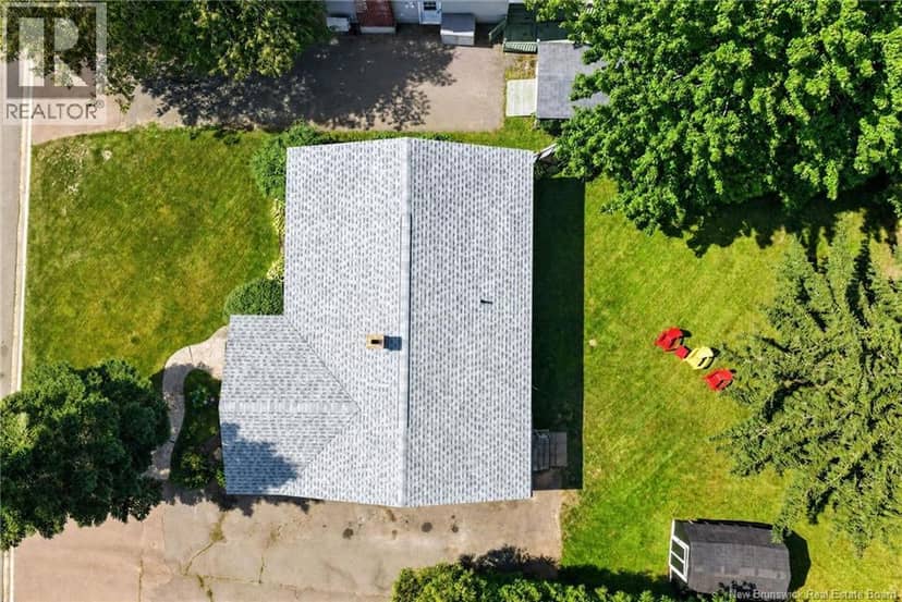 55 Lindsay Street — photo 4 of 32