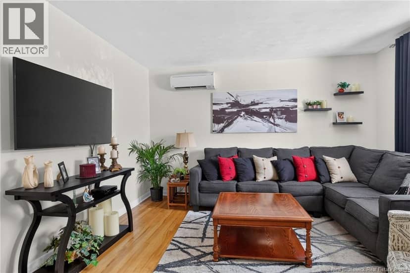 55 Lindsay Street — photo 8 of 32