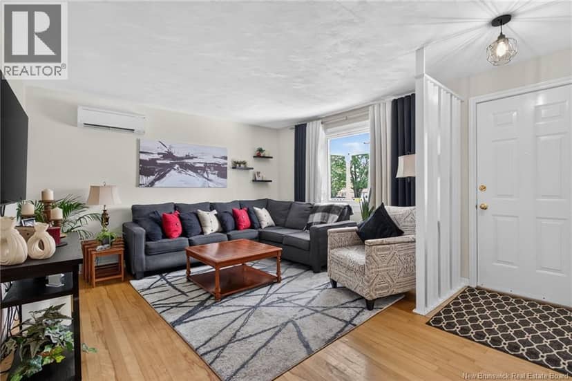 55 Lindsay Street — photo 9 of 32