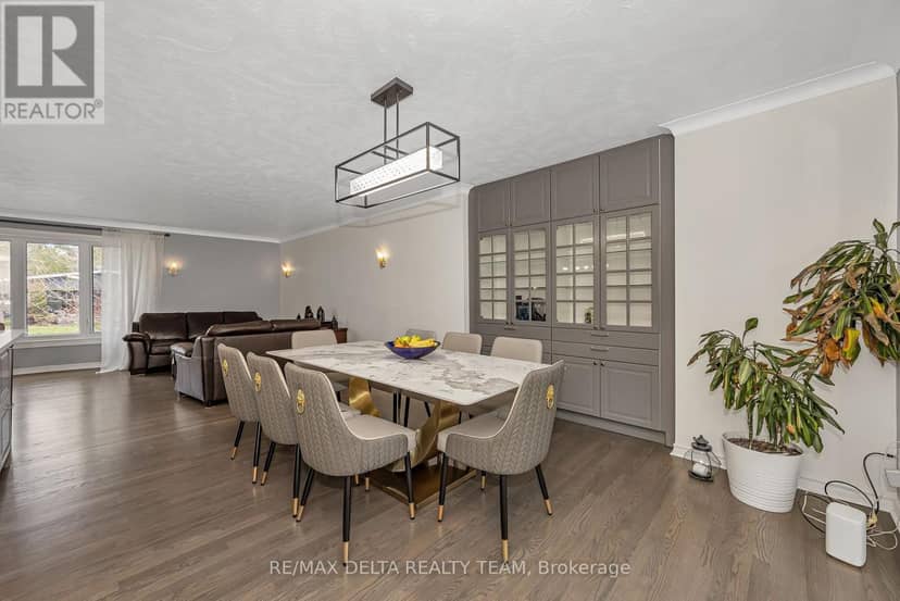 2350 Georgina Drive — photo 12 of 40