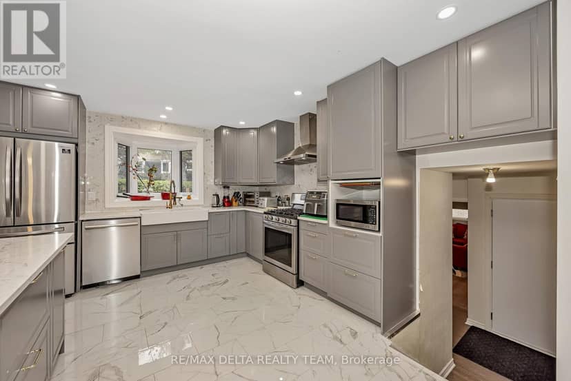 2350 Georgina Drive — photo 14 of 40