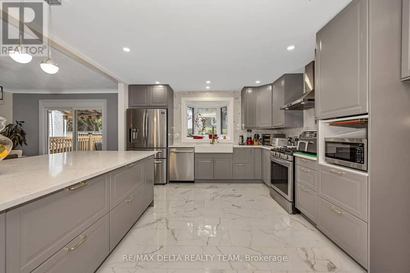 2350 Georgina Drive — photo 18 of 40