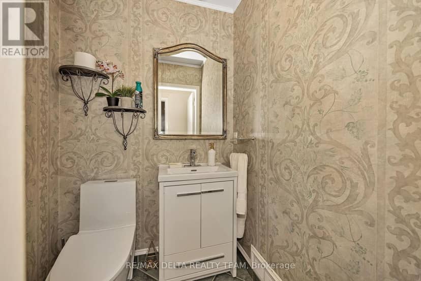 2350 Georgina Drive — photo 23 of 40