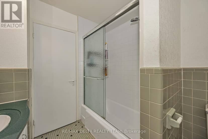 2350 Georgina Drive — photo 32 of 40
