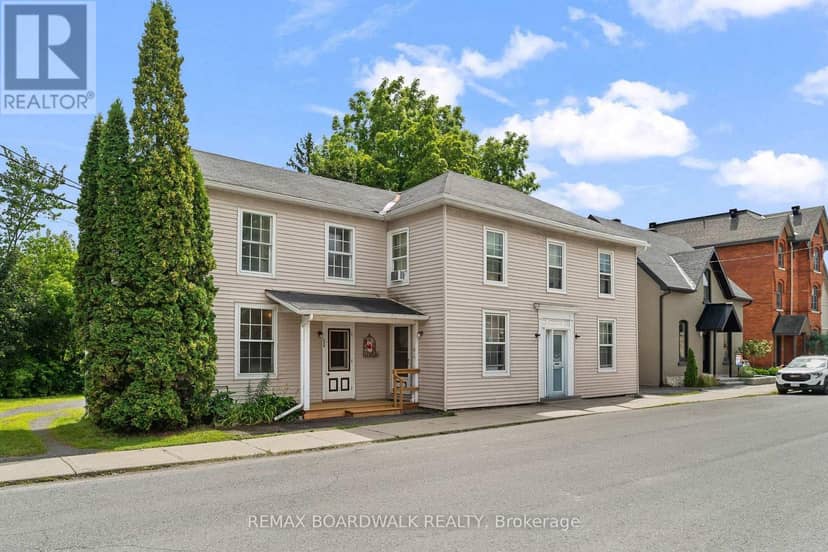 110-112-114 Clothier Street E, North Grenville
