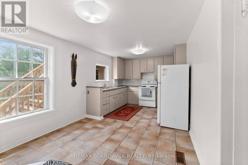 110-112-114 Clothier Street E — photo 12 of 40