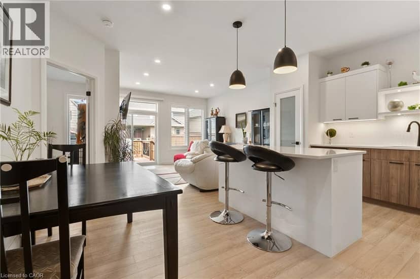 19 MARTIN Street — photo 8 of 23
