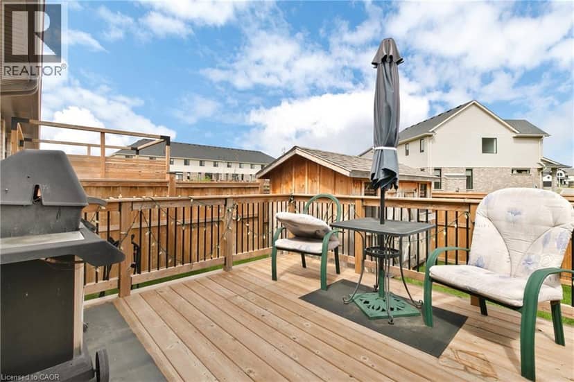 19 MARTIN Street — photo 11 of 23