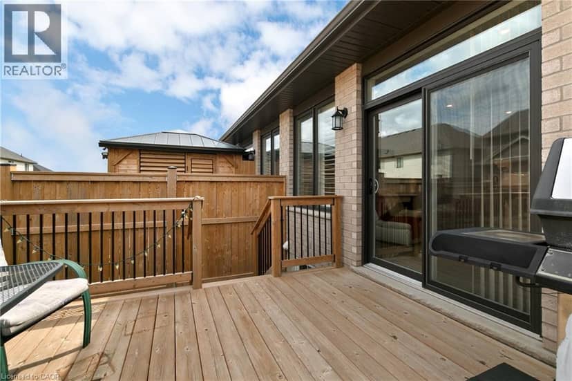 19 MARTIN Street — photo 10 of 23