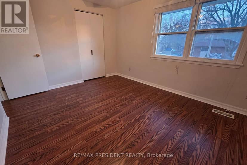 564 Brookhaven Crescent — photo 18 of 40