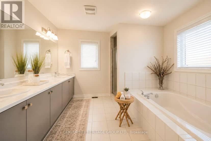 23 Crombie Street — photo 16 of 29