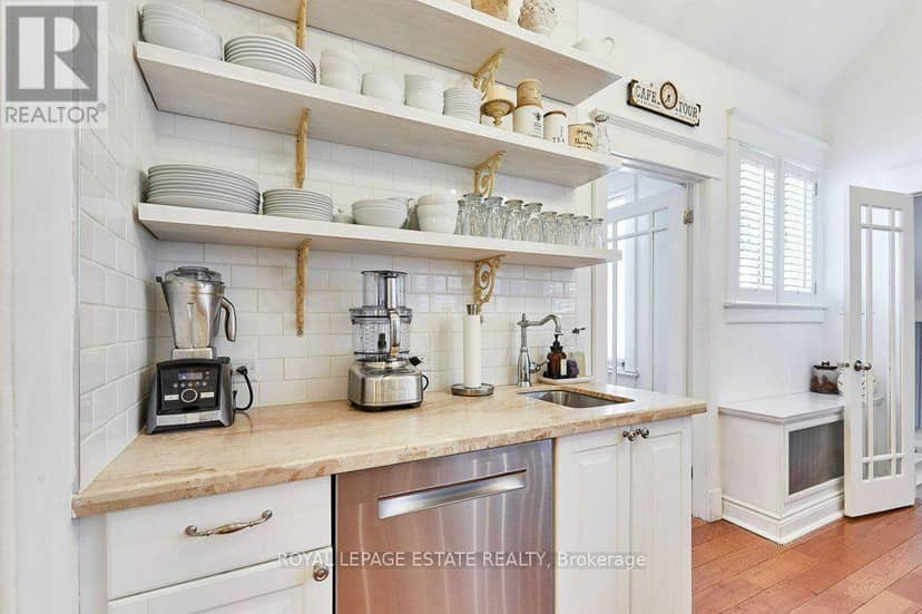 57 Silver Birch Avenue — photo 21 of 40