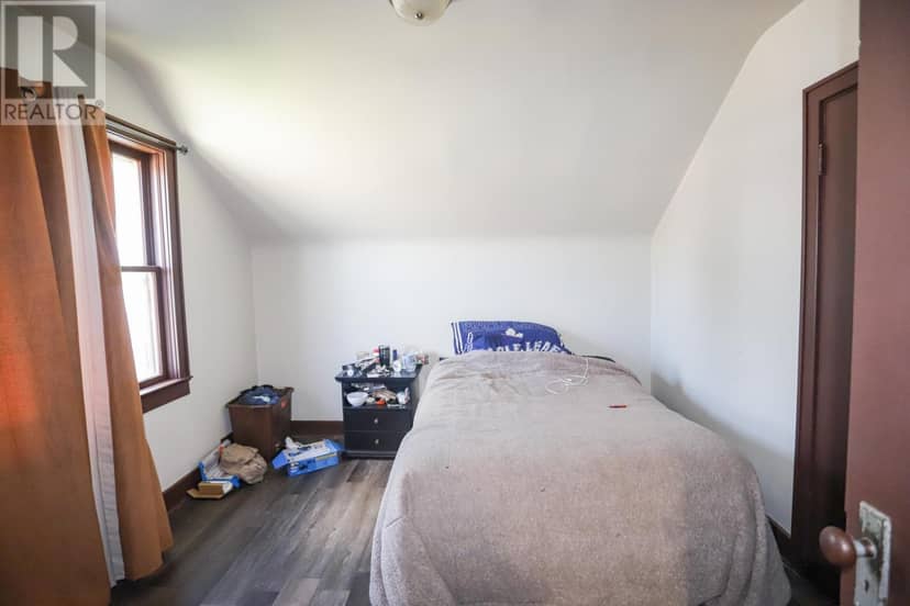 239 Wellington ST — photo 15 of 32