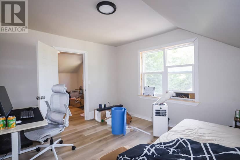 239 Wellington ST — photo 24 of 32