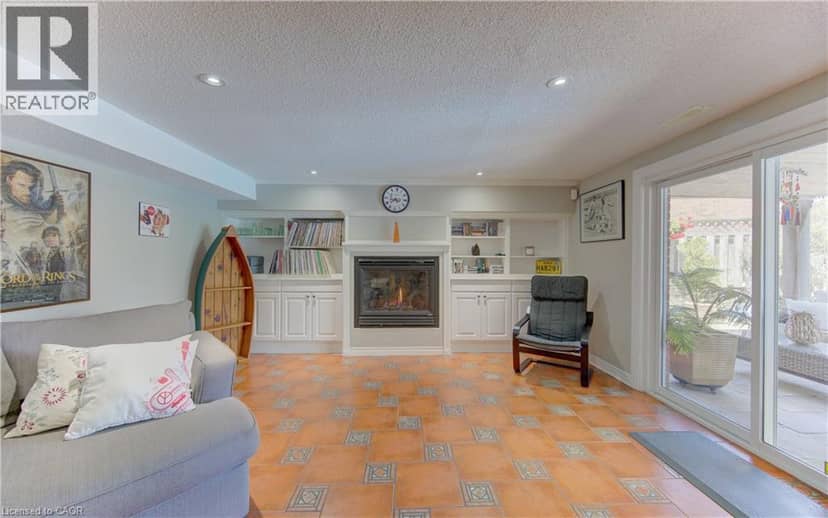 97 MANITOULIN Crescent — photo 31 of 40