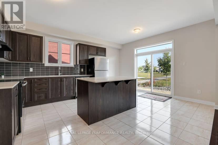 119 Hackamore Crescent — photo 9 of 40