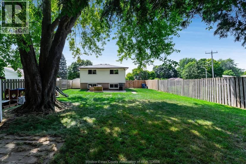 57 Marion AVENUE — photo 35 of 37