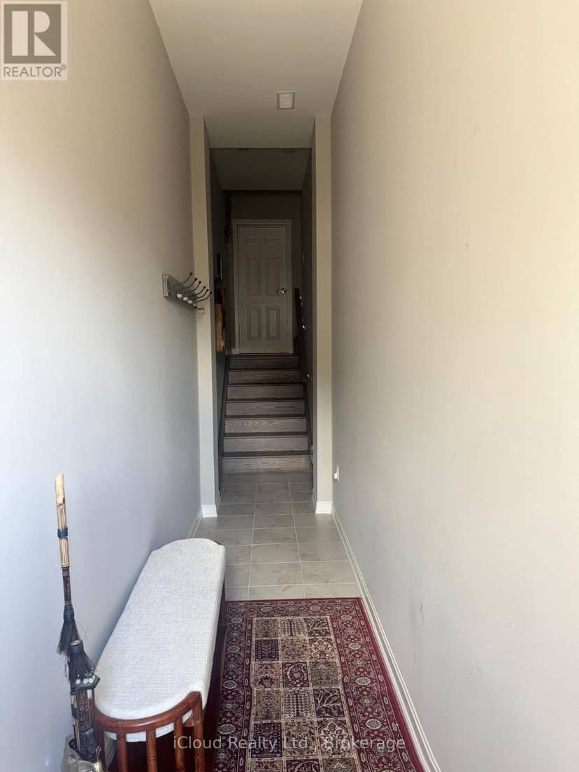 126 Burnhamthorpe Road E — photo 2 of 24