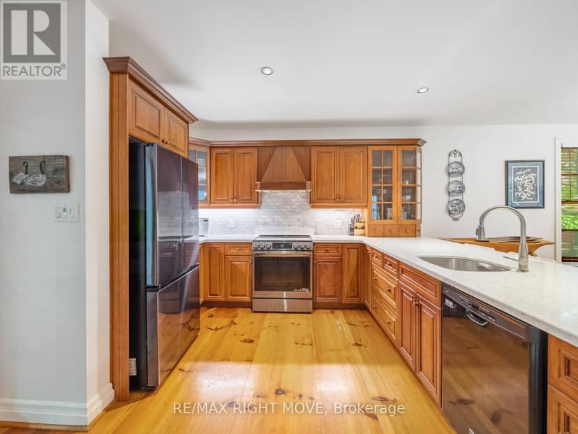 7135 Pond Street — photo 17 of 40