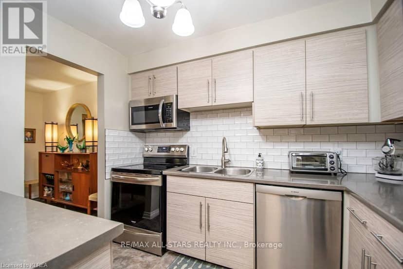 501 - 200 East Street S — photo 9 of 40