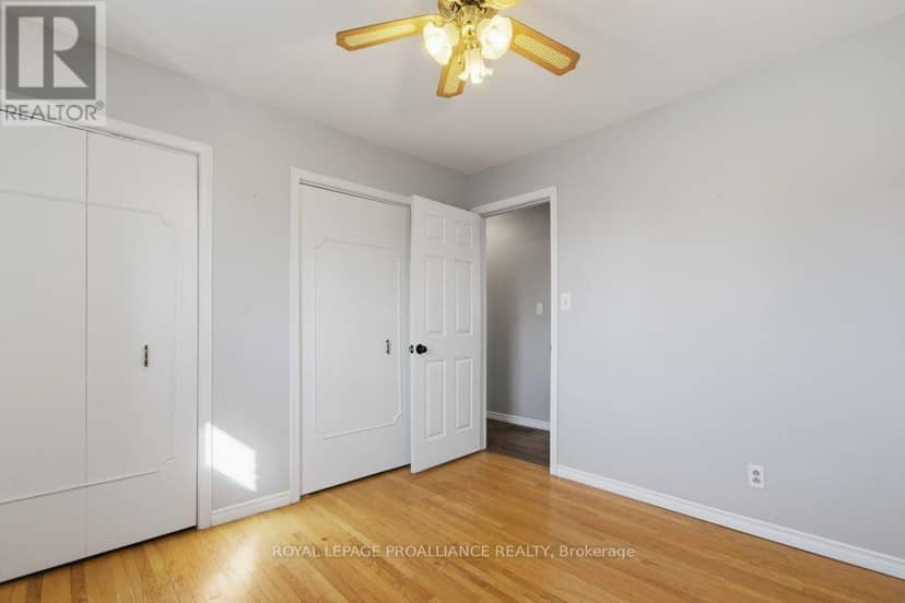 4 O'Neil Crescent — photo 13 of 31