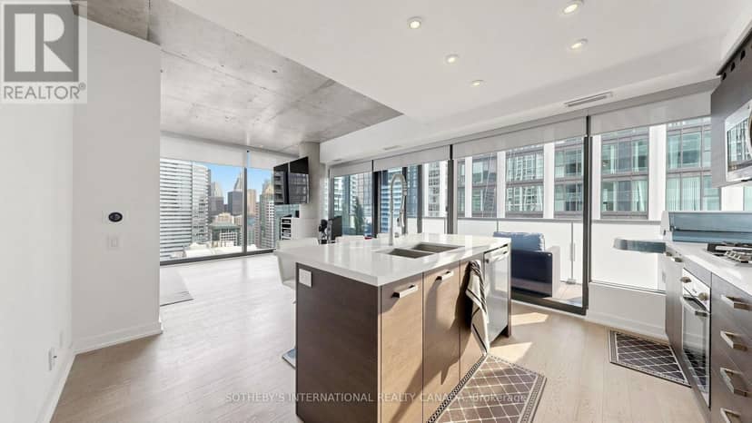 2807 - 11 Charlotte Street — photo 17 of 40
