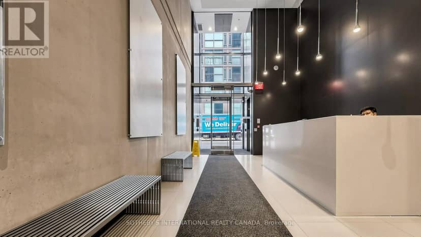 2807 - 11 Charlotte Street — photo 4 of 40