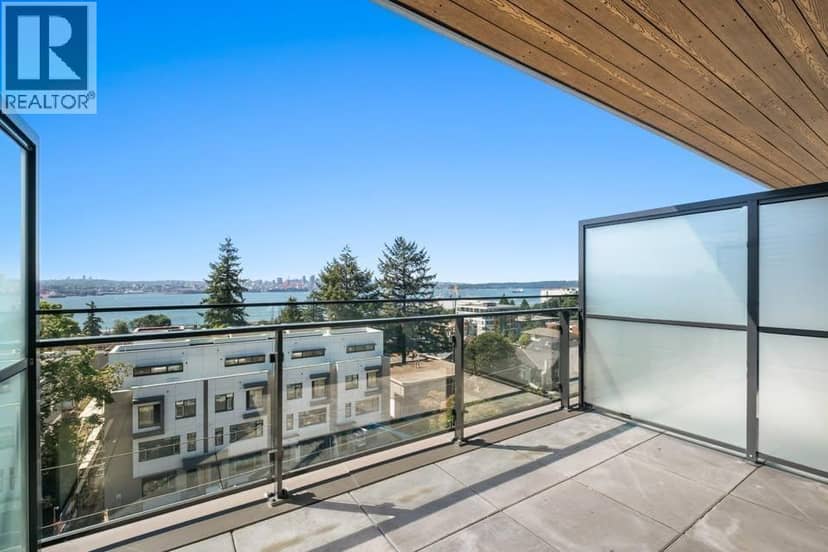 655 422 E 3rd Street, North Vancouver, photo 2