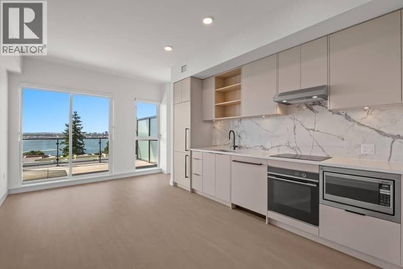 655 422 E 3rd Street, North Vancouver, photo 3