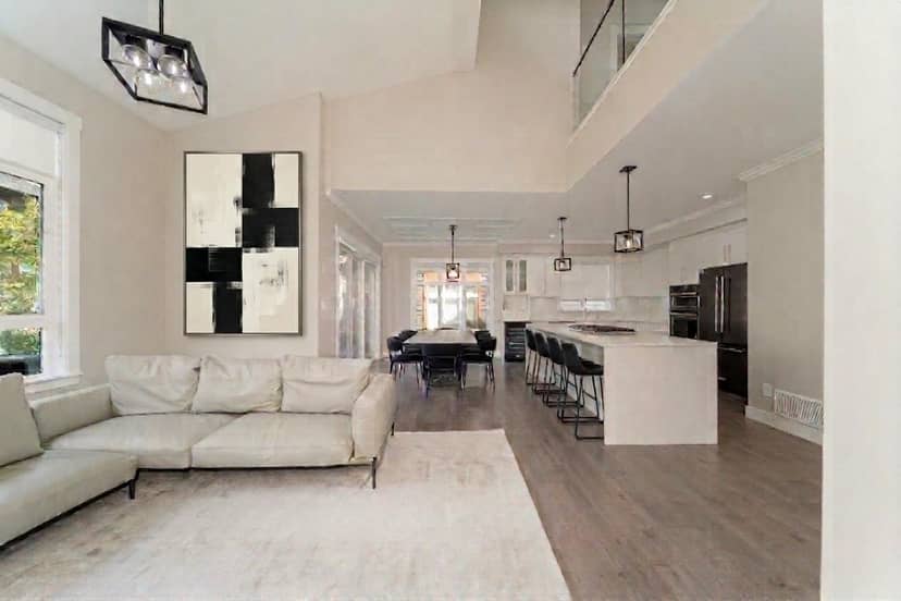 82 17033 FRASER HIGHWAY, Surrey