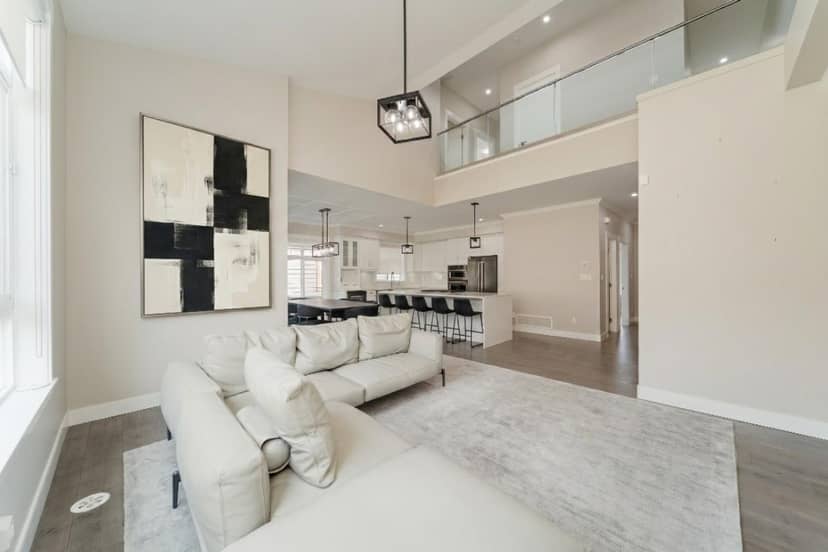 82 17033 FRASER HIGHWAY, Surrey, photo 2