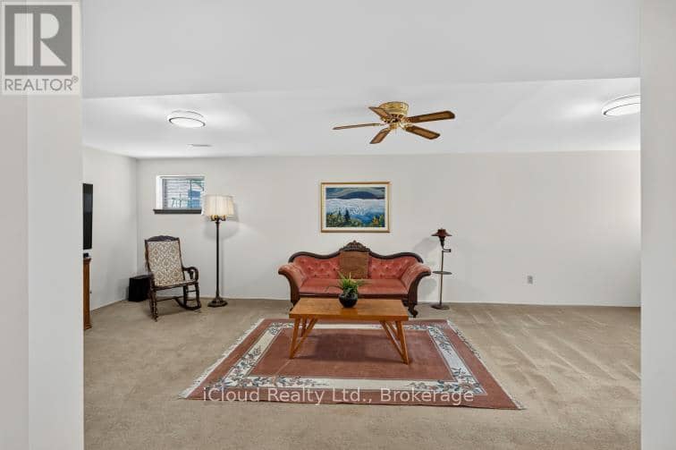 31 Richmond Street — photo 30 of 39